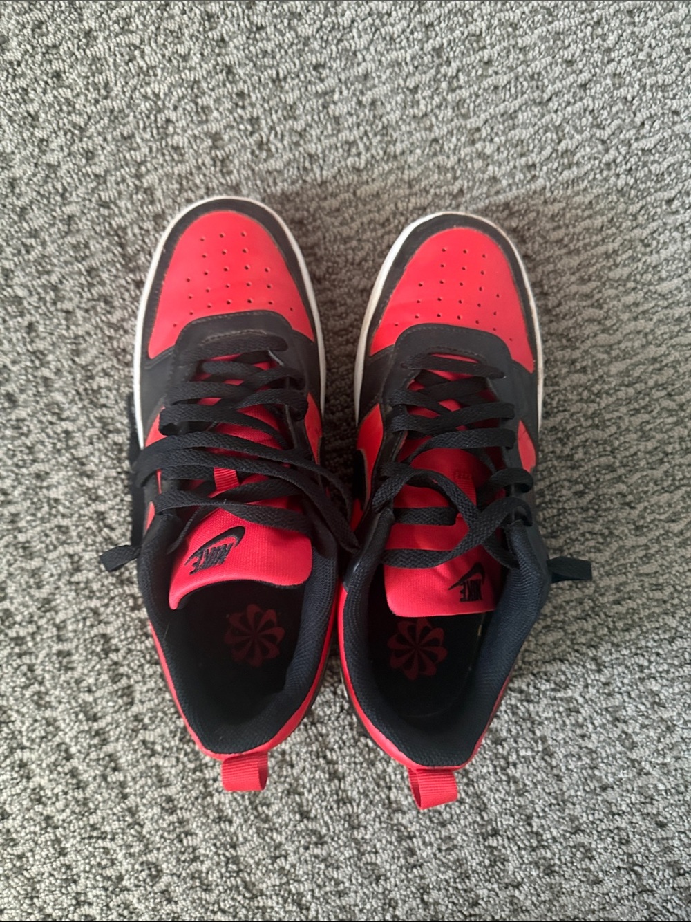 Nike Kids Red and Black Low-Top Sneakers